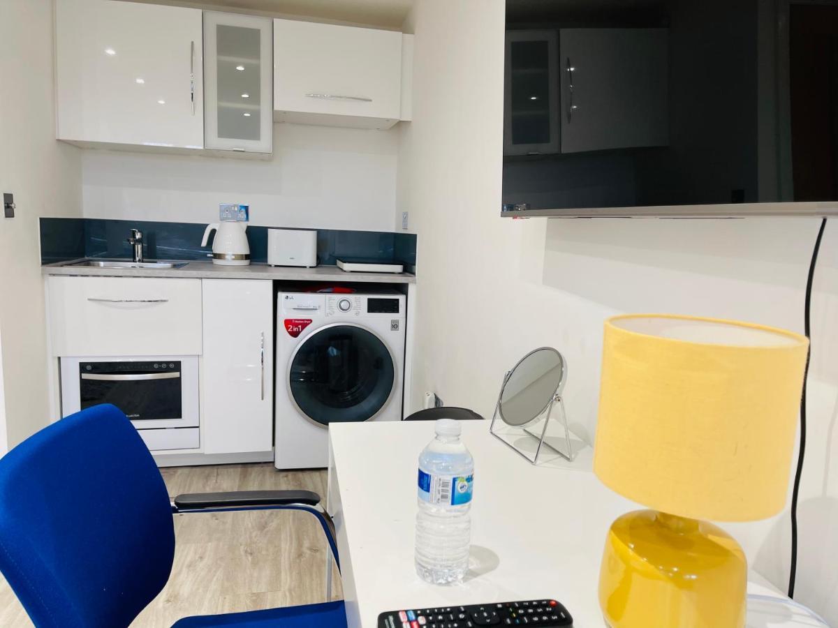 New Modern Studio Apartment, Parking, Netflix Кенилуърт Екстериор снимка